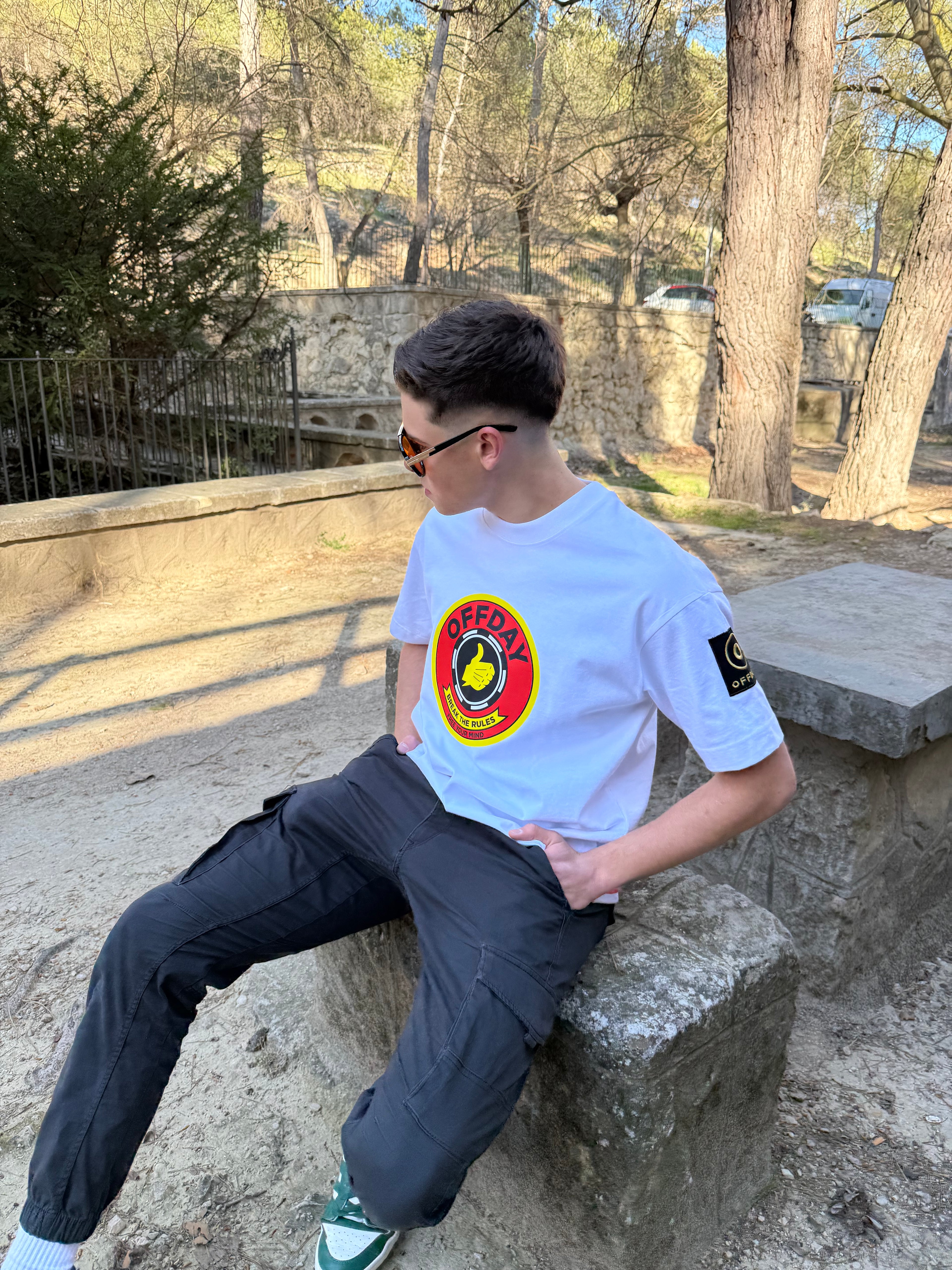 HAND T-SHIRT white